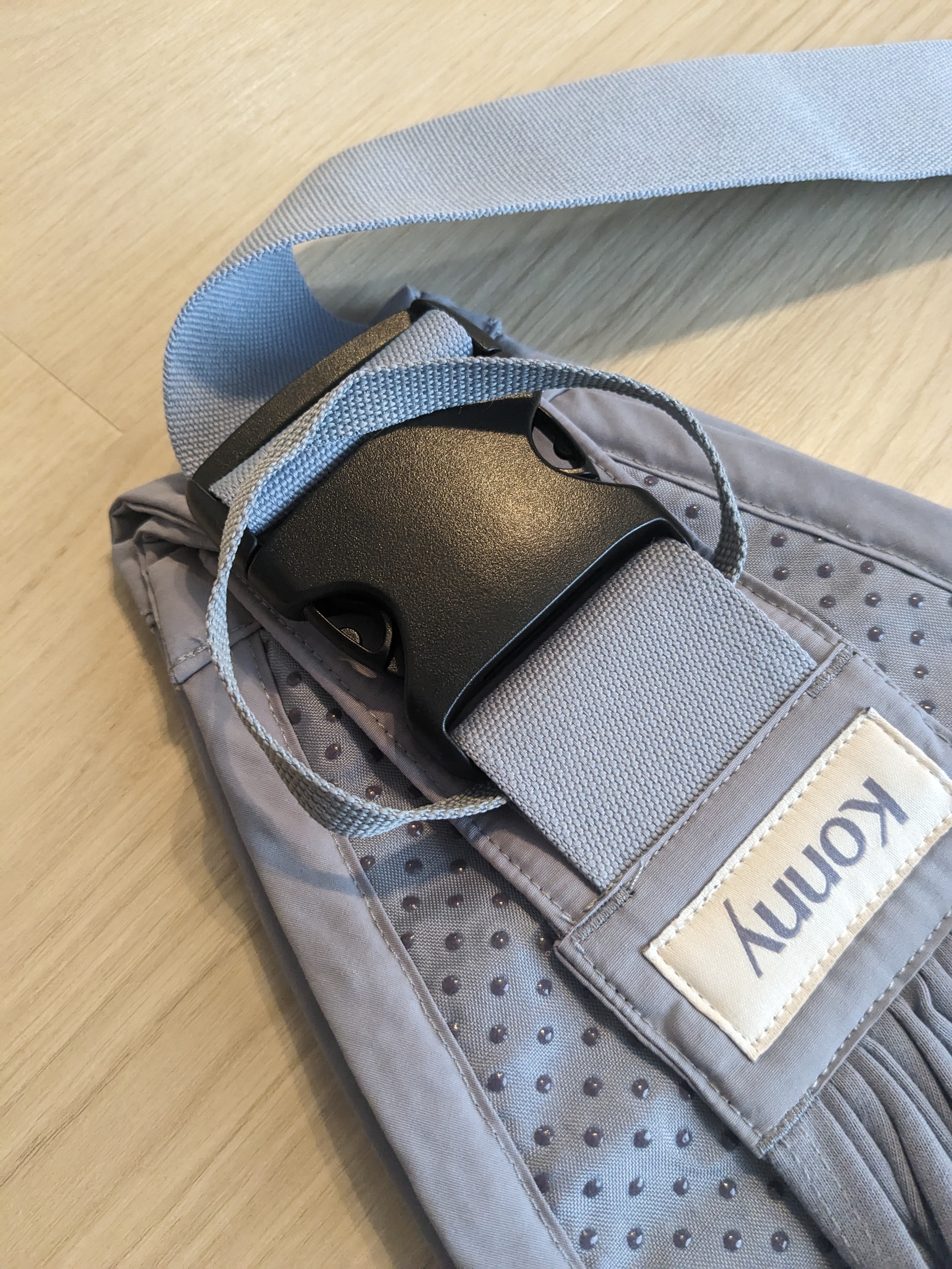 バックルと滑り止め生地