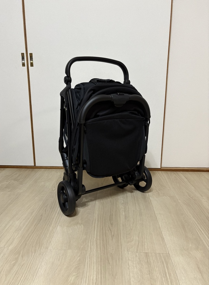 折りたたんで自立させたヴィットの実写