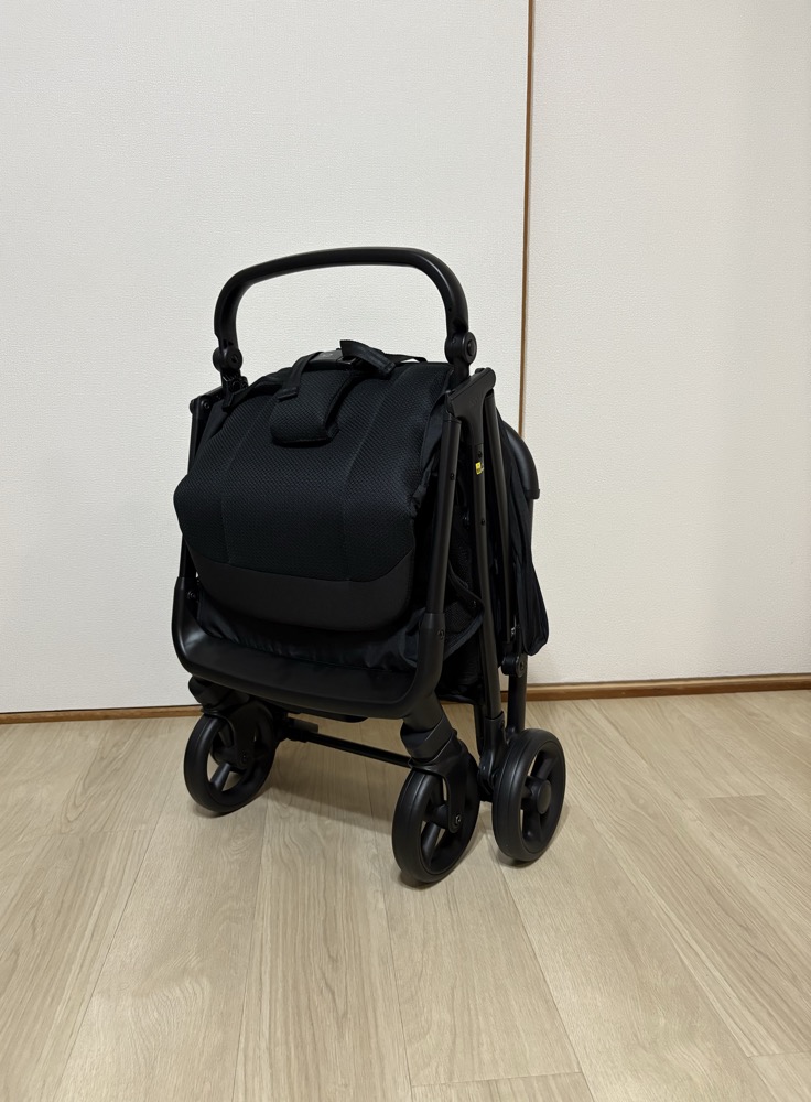 ヴィットを折りたたんで自立させた状態