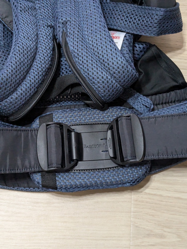 ハーモニーのウエストバックルと肩ひも