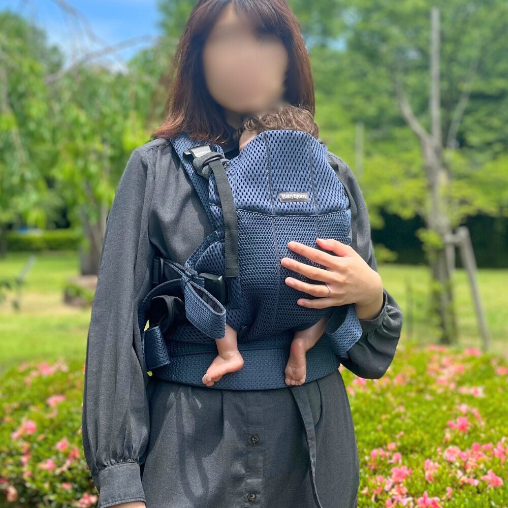 ベビービョルン ハーモニーを装着した使用シーン