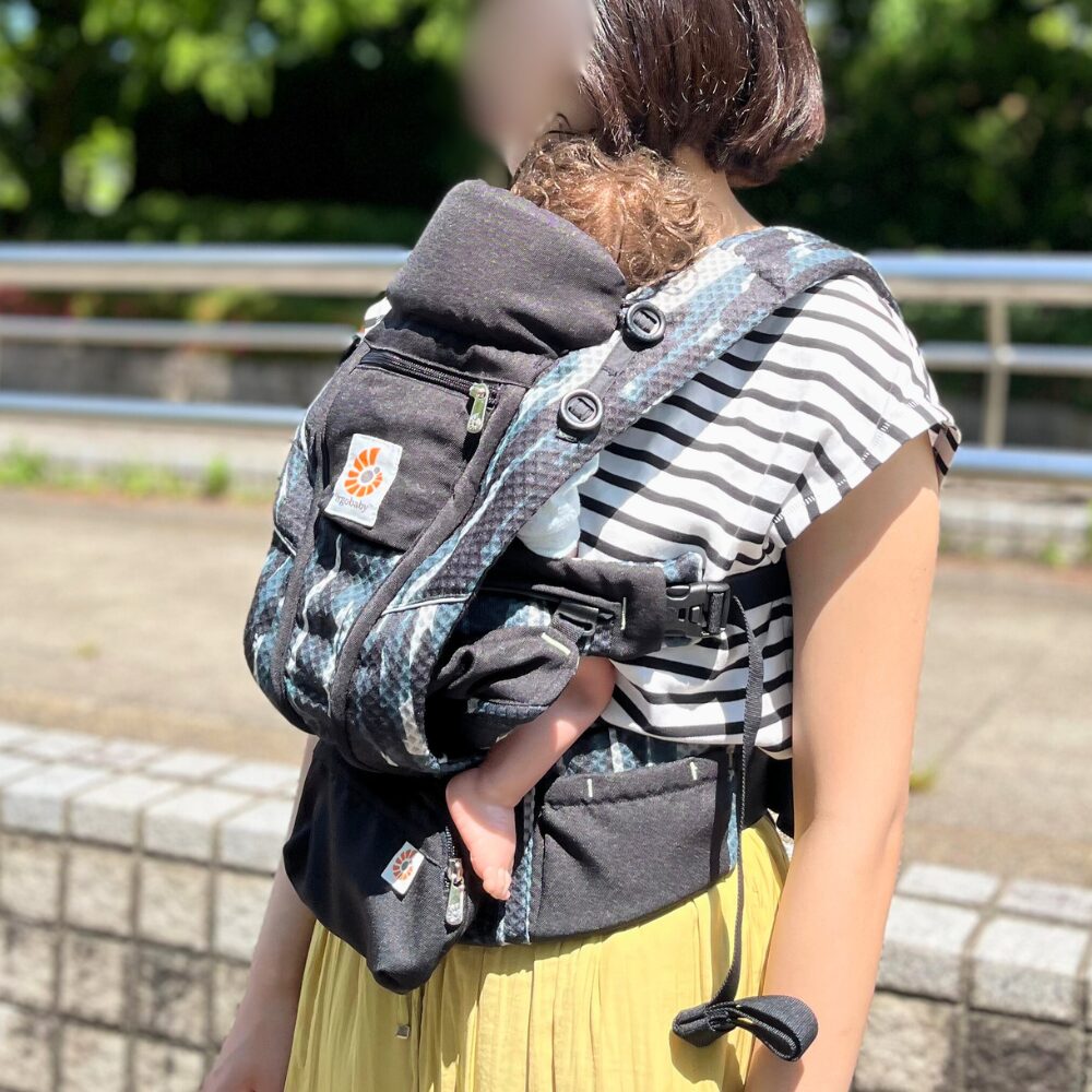 エルゴオムニブリーズを装着した使用シーン